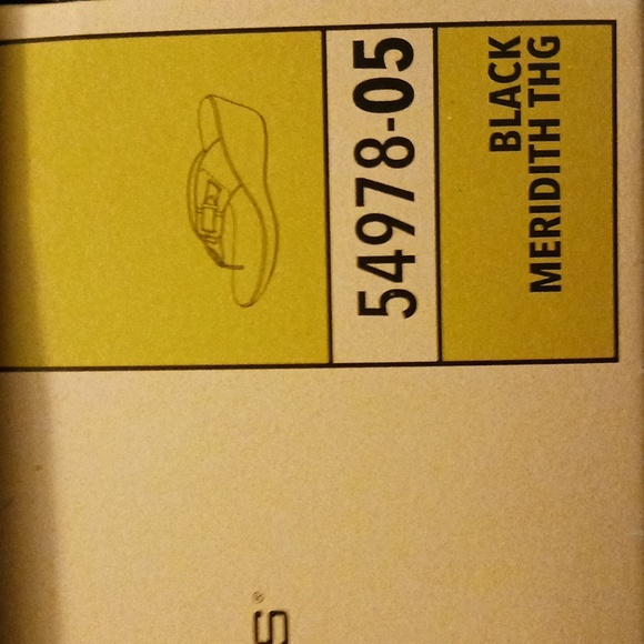 Predictions "Meridith" Black Thong Sandals in Size 7.5 - Picture 14 of 16